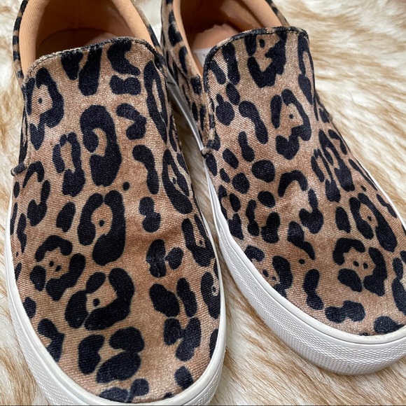 Steve Madden Gills-L leopard print slip on - Picture 6 of 9